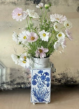 Load image into Gallery viewer, English porcelain carnation flower brick carnation