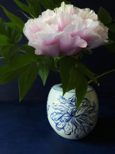 Load image into Gallery viewer, Large English porcelain round chrysanthemum vase
