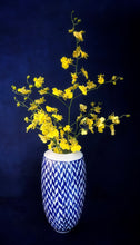 Load image into Gallery viewer, English porcelain tall herringbone vase