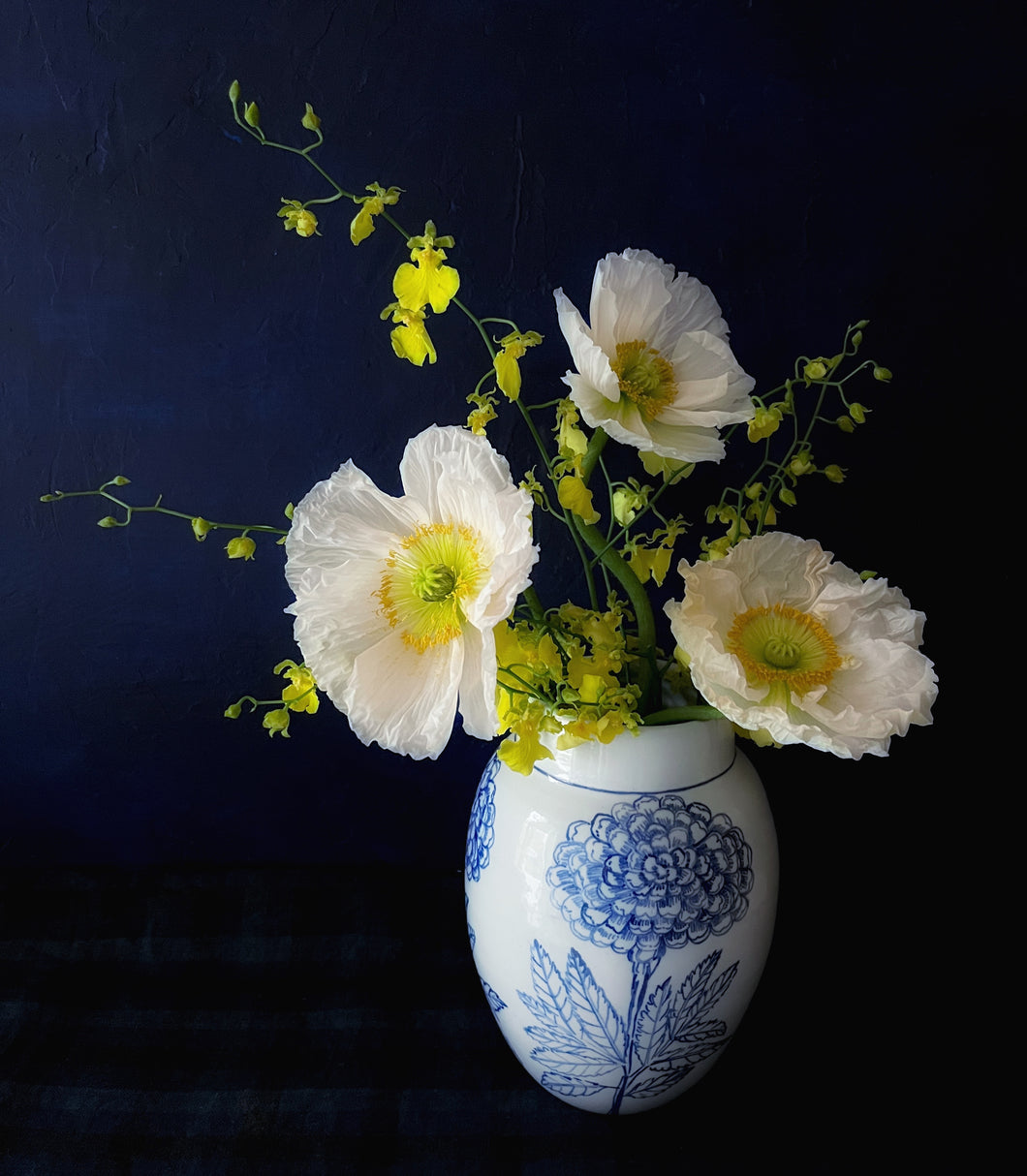 Large English porcelain zinnia vase