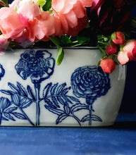 Load image into Gallery viewer, English porcelain zinnia flower brick