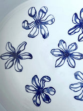 Load image into Gallery viewer, Large English porcelain narcissus bowl