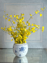 Load image into Gallery viewer, Large English porcelain round multi chrysanthemum vase
