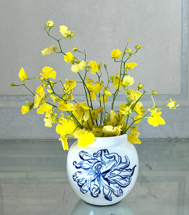 Small English porcelain chrysanthemum vase
