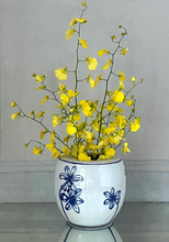 Load image into Gallery viewer, Large English porcelain narcissus vase