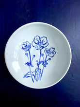 Load image into Gallery viewer, Banchan Japanese anemone dish, fine English porcelain