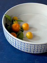 Load image into Gallery viewer, Fine English grid bowl