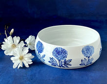 Load image into Gallery viewer, Zinnia salad bowl