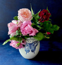 Load image into Gallery viewer, English porcelain butterfly vase