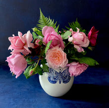 Load image into Gallery viewer, English porcelain butterfly vase