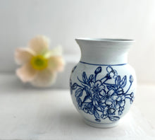Load image into Gallery viewer, English porcelain cherry blossom cluster vase