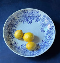 Load image into Gallery viewer, Chrysanthemum bowl