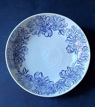 Load image into Gallery viewer, Chrysanthemum bowl