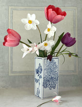 Load image into Gallery viewer, English porcelain chrysanthemum rectangle vase