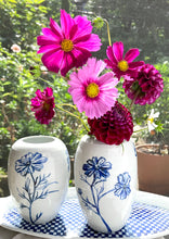 Load image into Gallery viewer, English porcelain cosmos vase