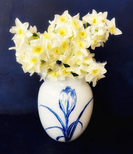 Fine English porcelain small crocus vase