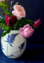 Load image into Gallery viewer, English porcelain large round fern vase with roots