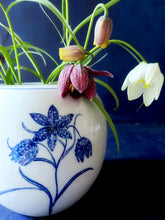 Load image into Gallery viewer, English porcelain round multi fritillaria meleagris vase