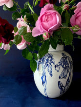 Load image into Gallery viewer, English porcelain multi iris vase