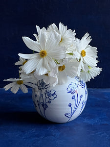 English porcelain japanese anenome vase