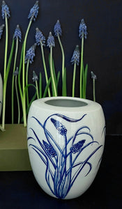 Fine English porcelain muscari vase