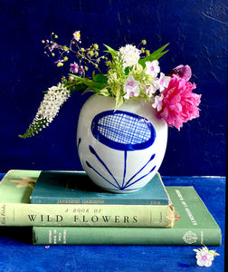 Poppy vase in fine English porcelain
