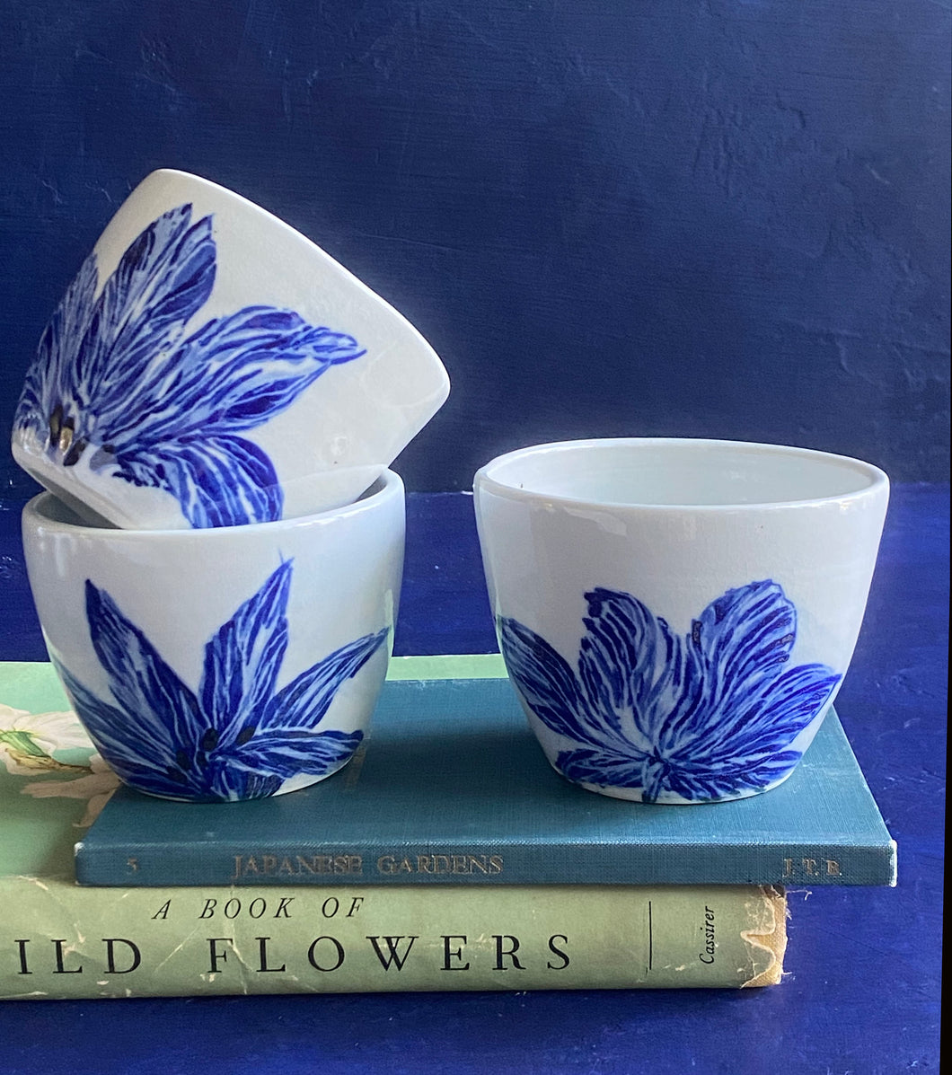 Fine English porcelain tumbler 3