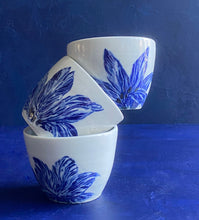 Load image into Gallery viewer, Fine English porcelain tumbler 1