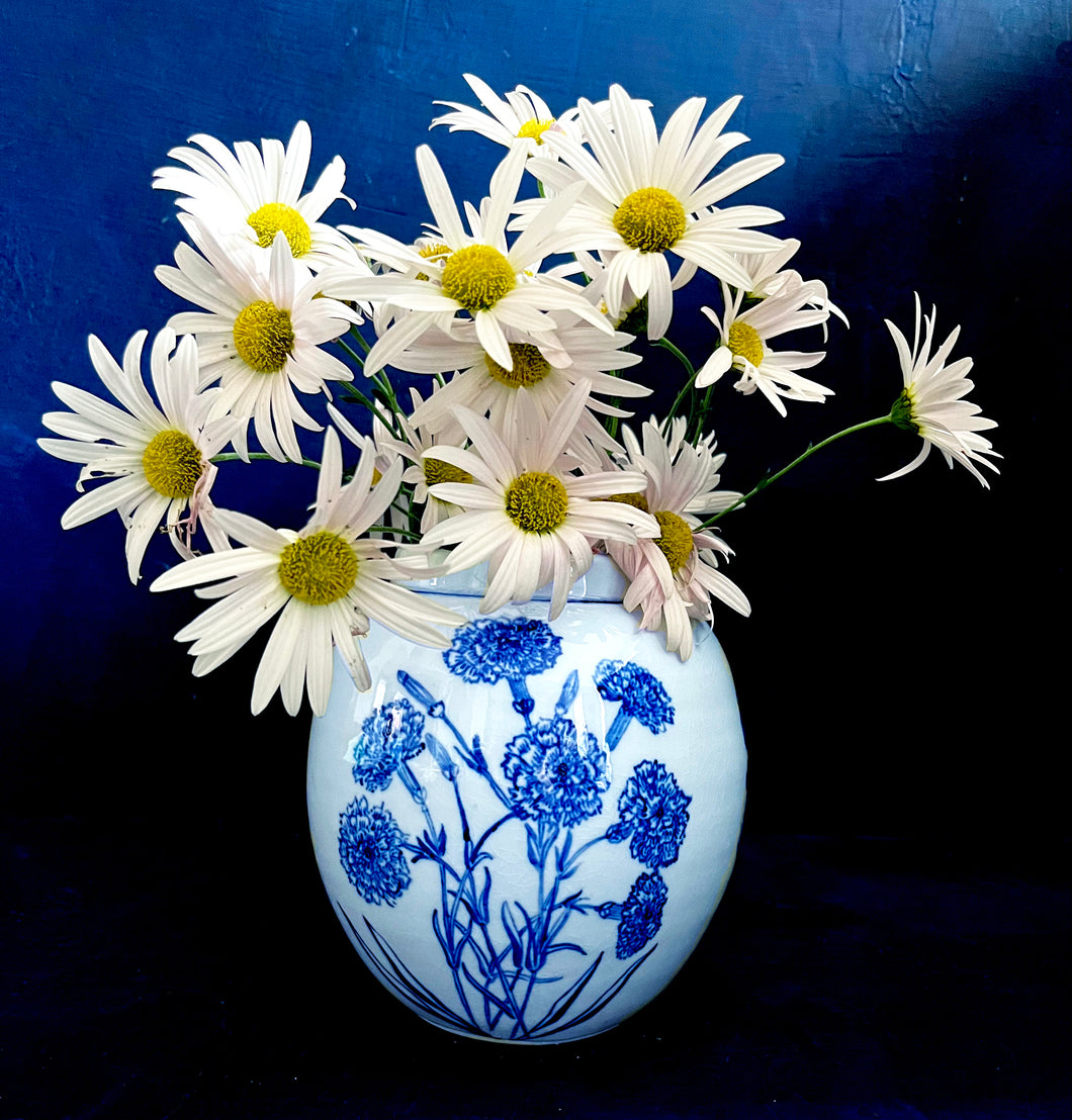 Fine English porcelain carnation vase