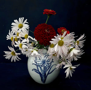 Fine English porcelain crocus vase