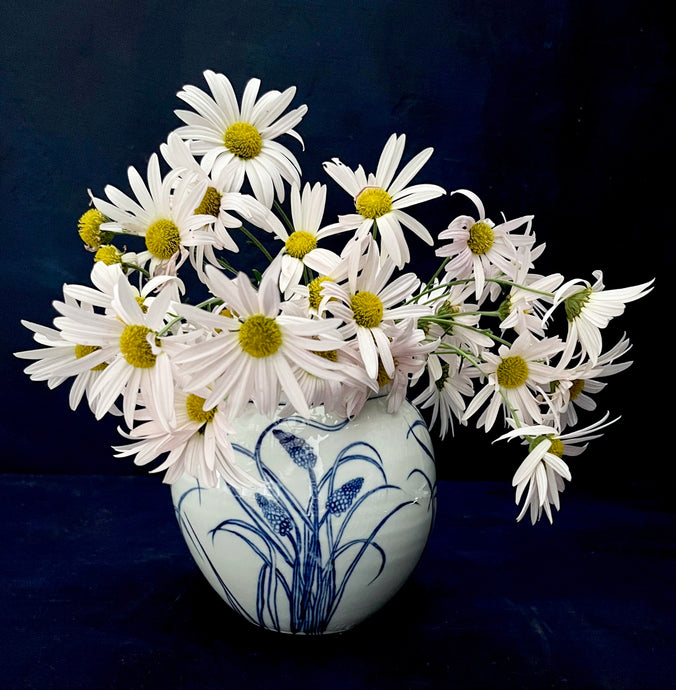 Fine English porcelain muscari vase
