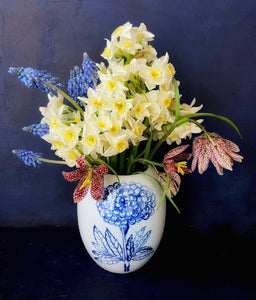 Small English porcelain zinnia vase