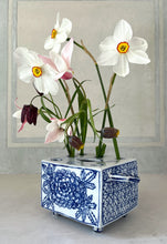 Load image into Gallery viewer, English porcelain zinnia flower brick with handles and side panels and feet