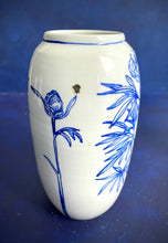 Load image into Gallery viewer, Small English porcelain peony bud vase