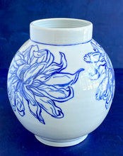 Load image into Gallery viewer, Medium English porcelain round footed and throated chrysanthemum vase