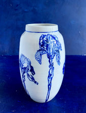 Load image into Gallery viewer, English porcelain multi iris vase