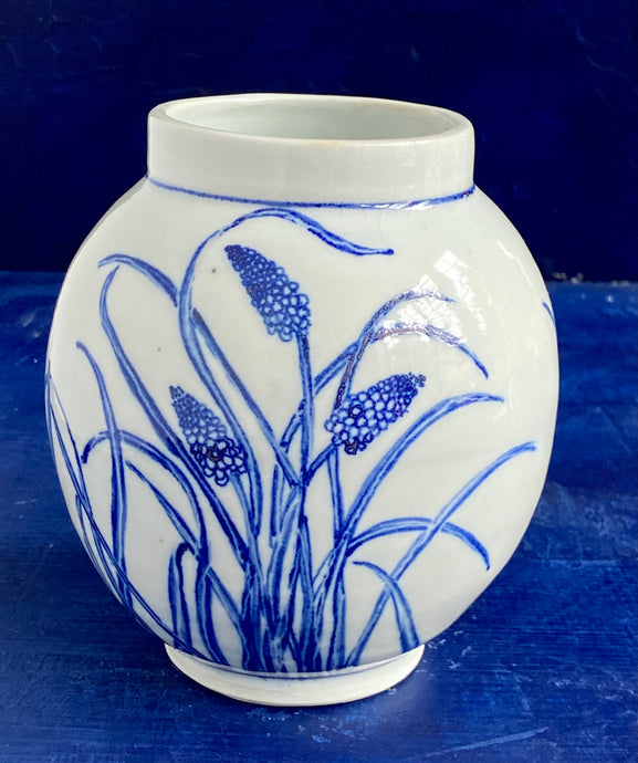 Small English porcelain muscari vase