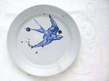 Load image into Gallery viewer, Bird dinner plate (right)