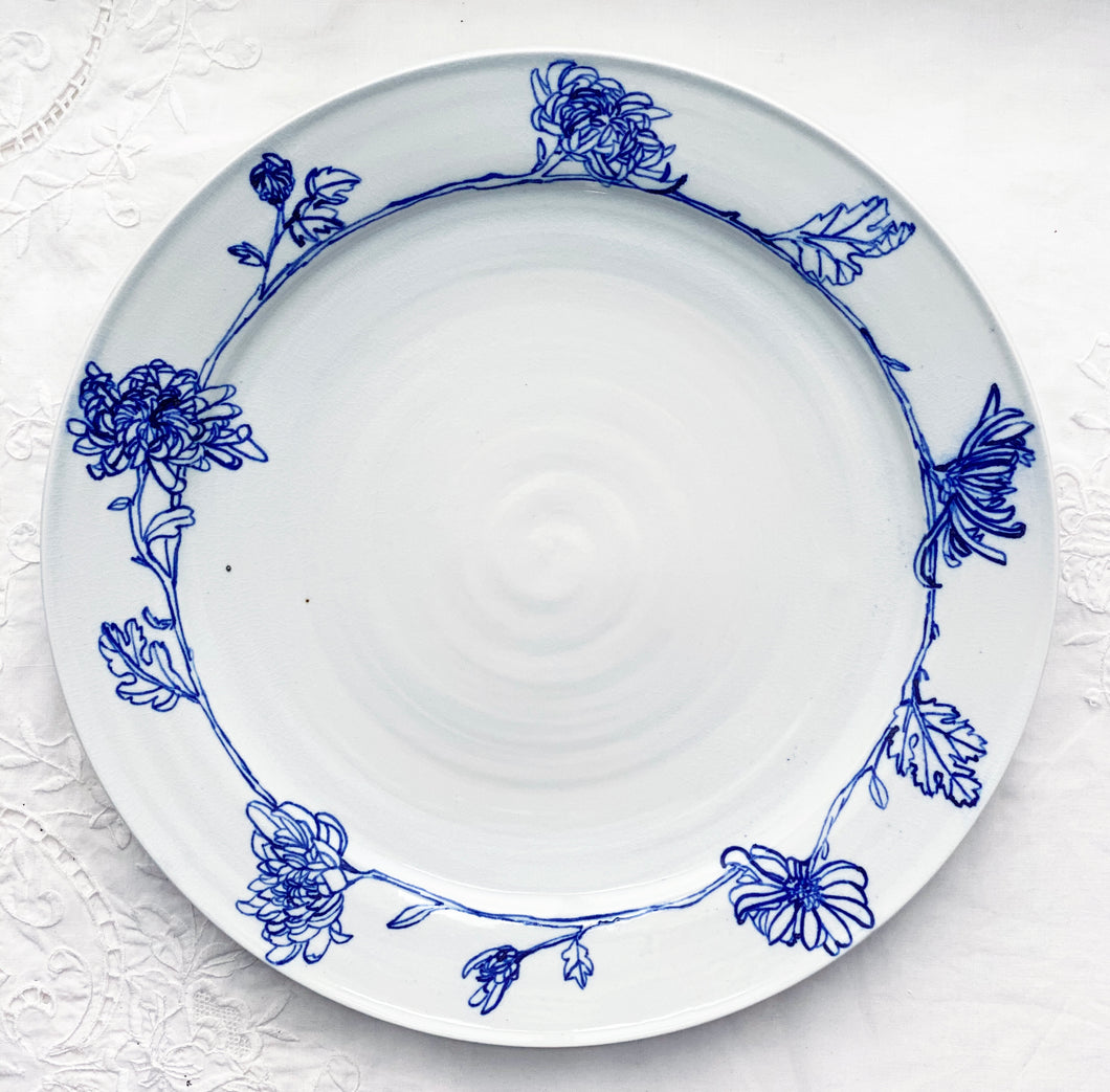 Fine English porcelain chrysanthemum platter