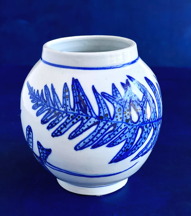 Small English porcelain fern vase