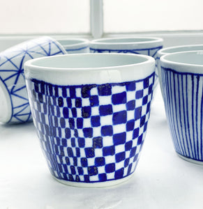 Fine English porcelain tumbler, riley