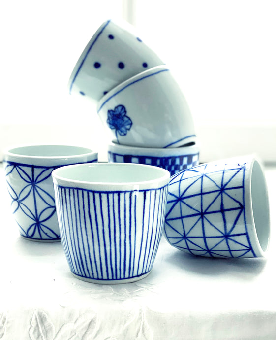 Fine English porcelain tumbler, stripe