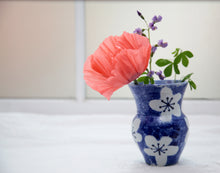 Load image into Gallery viewer, Fine English porcelain kimono vase